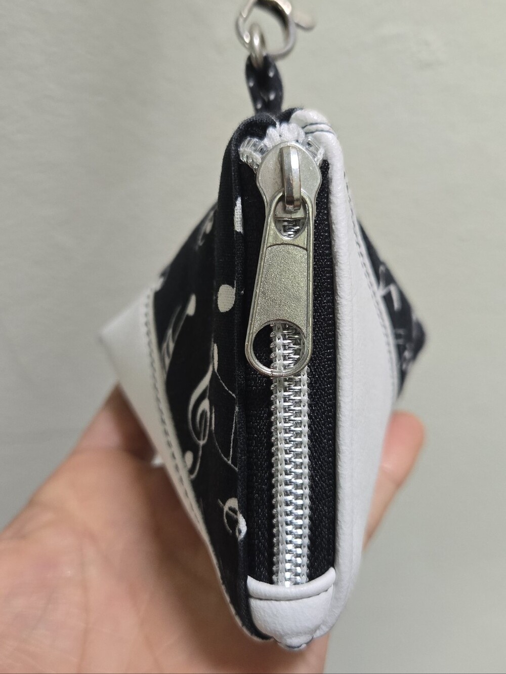 Triangle Coin Purse - Picture 3 of 4